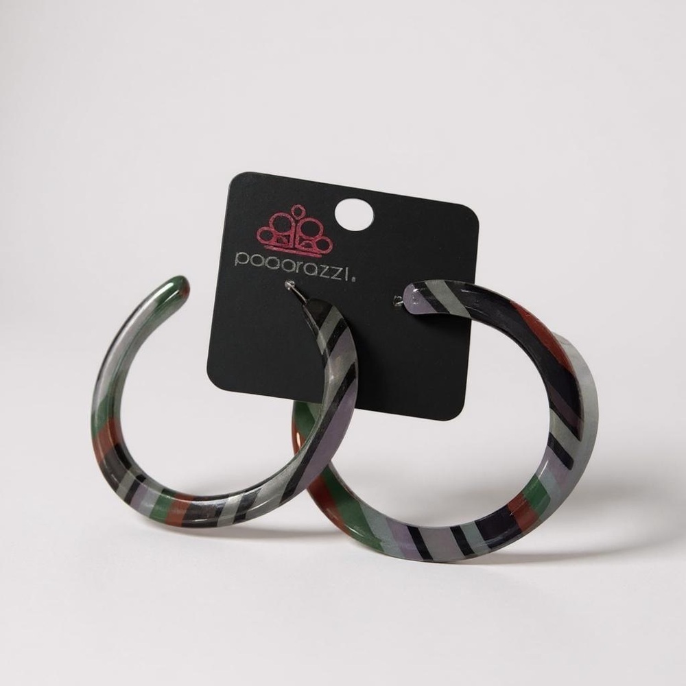 ❄️ Paparazzi | Red and Green Hoop Earrings Elegant Jewelry